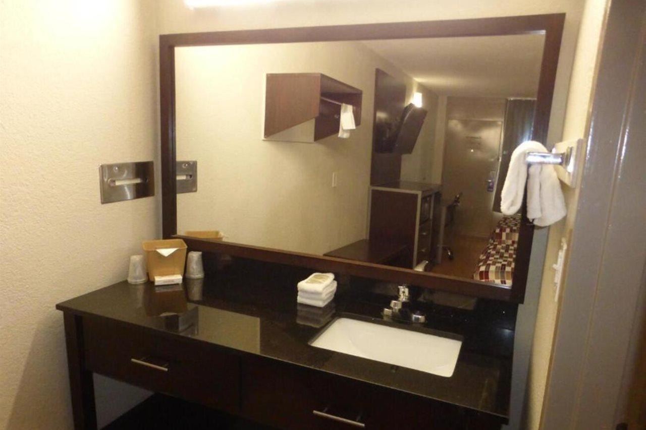 Red Roof Inn Corpus Christi North - Near Downtown Экстерьер фото